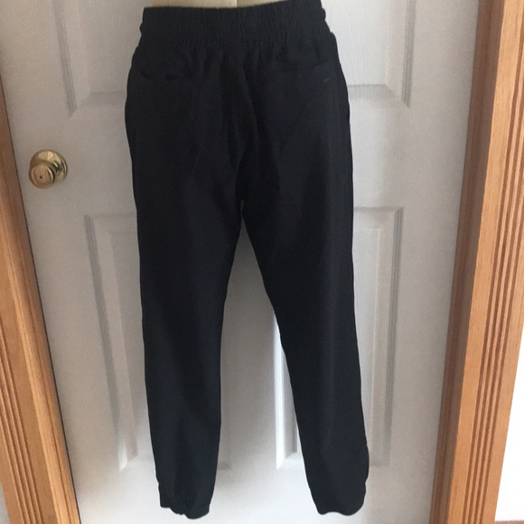 Uniquely Lorna Jane Black Pants w/gathered leg cuffs size Small - Picture 5 of 9